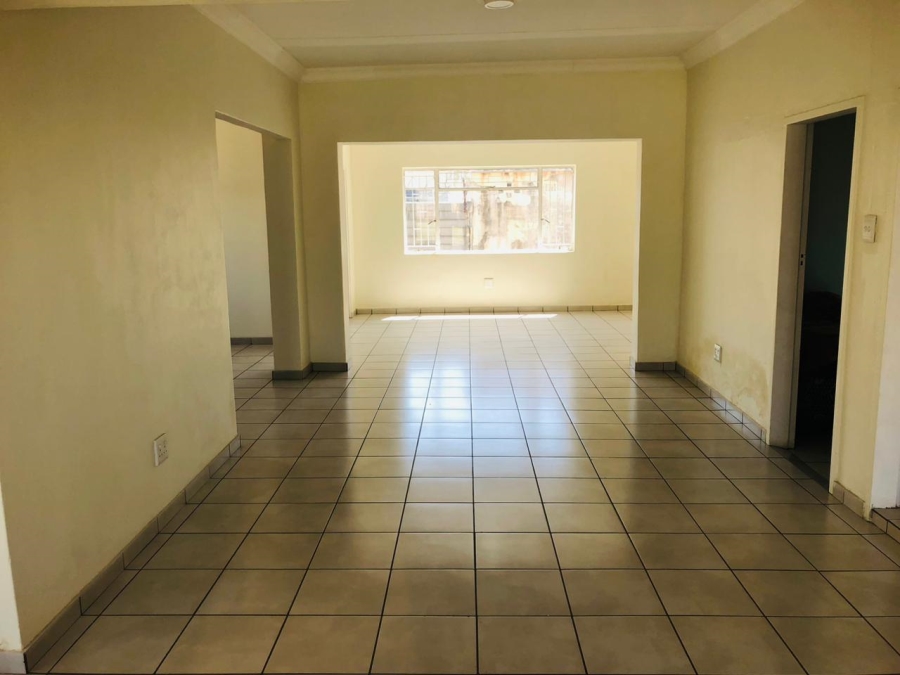 4 Bedroom Property for Sale in East Geduld Gauteng