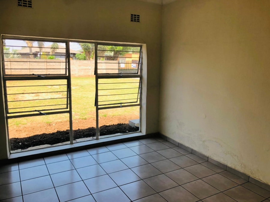 4 Bedroom Property for Sale in East Geduld Gauteng