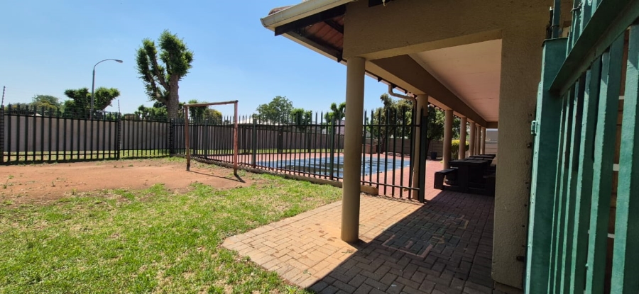 2 Bedroom Property for Sale in Comet Gauteng