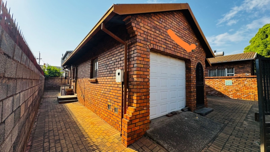 3 Bedroom Property for Sale in Protea North Gauteng
