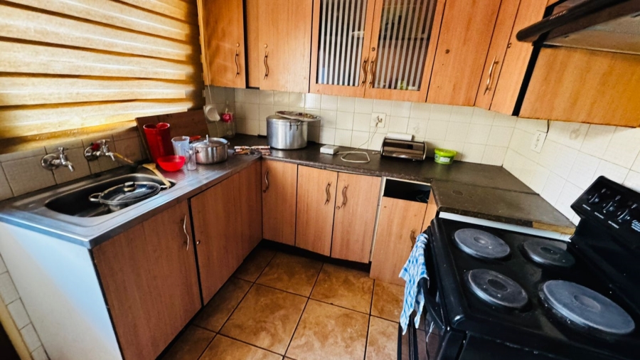 3 Bedroom Property for Sale in Protea North Gauteng