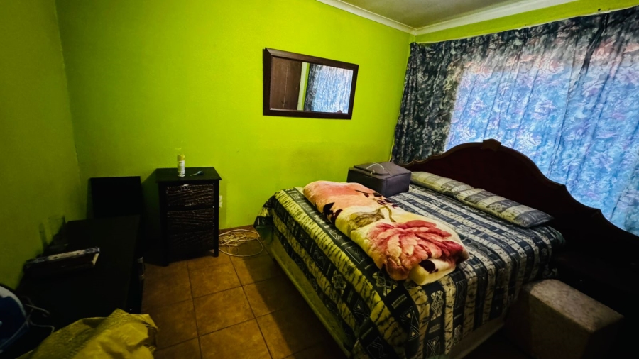 3 Bedroom Property for Sale in Protea North Gauteng