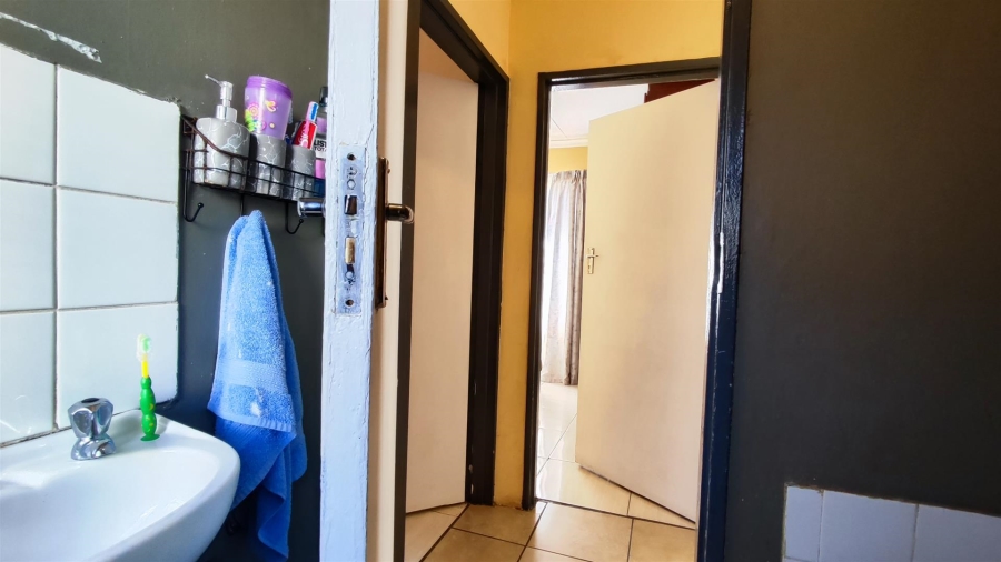 3 Bedroom Property for Sale in Crystal Park Gauteng