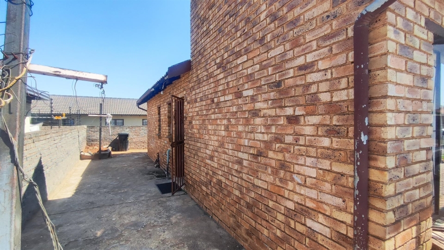 3 Bedroom Property for Sale in Crystal Park Gauteng