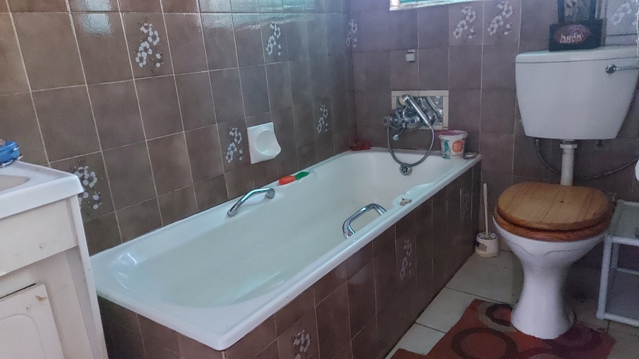 3 Bedroom Property for Sale in Crystal Park Gauteng