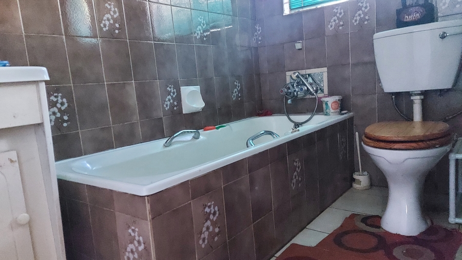 3 Bedroom Property for Sale in Crystal Park Gauteng