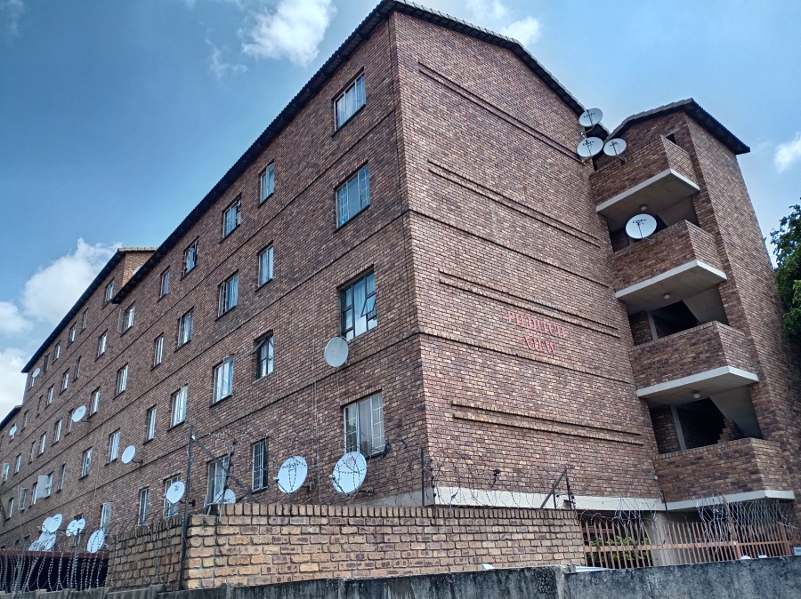 2 Bedroom Property for Sale in Pretoria West Gauteng