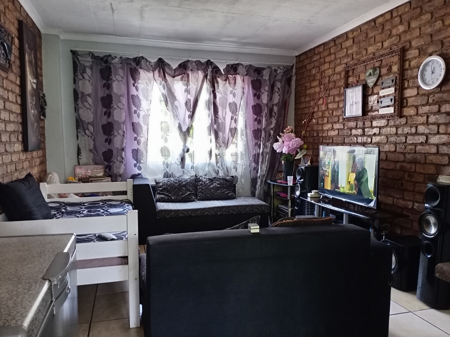 2 Bedroom Property for Sale in Pretoria West Gauteng
