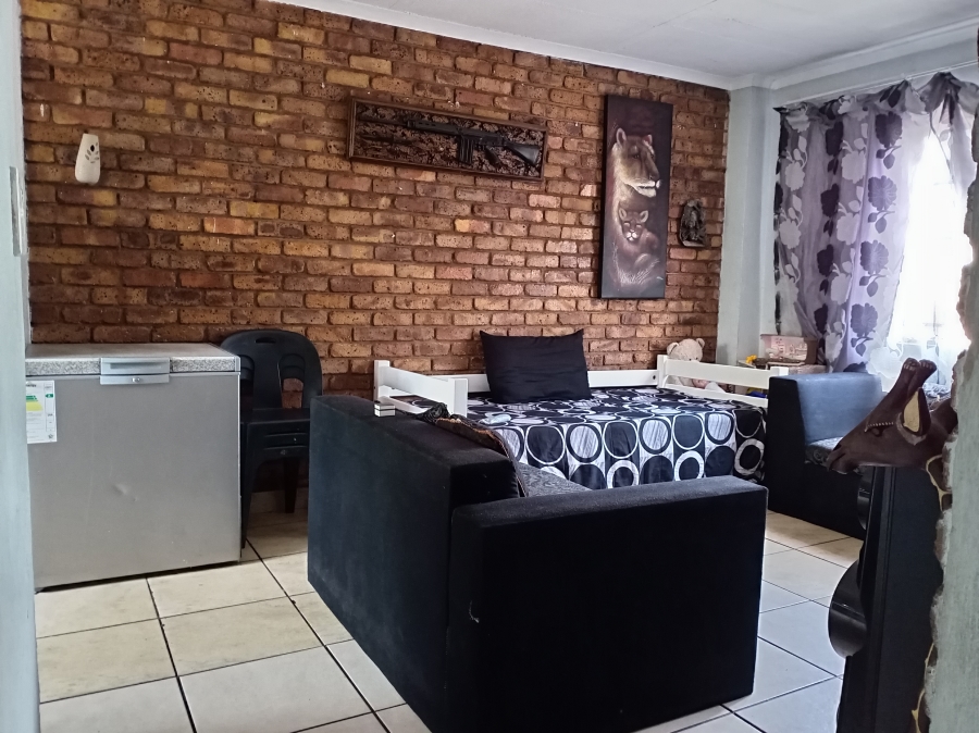 2 Bedroom Property for Sale in Pretoria West Gauteng
