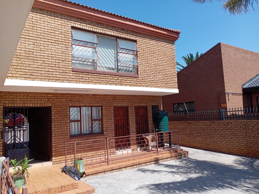 To Let commercial Property for Rent in Laudium Gauteng