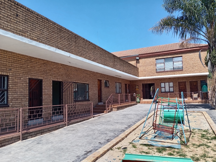 To Let commercial Property for Rent in Laudium Gauteng