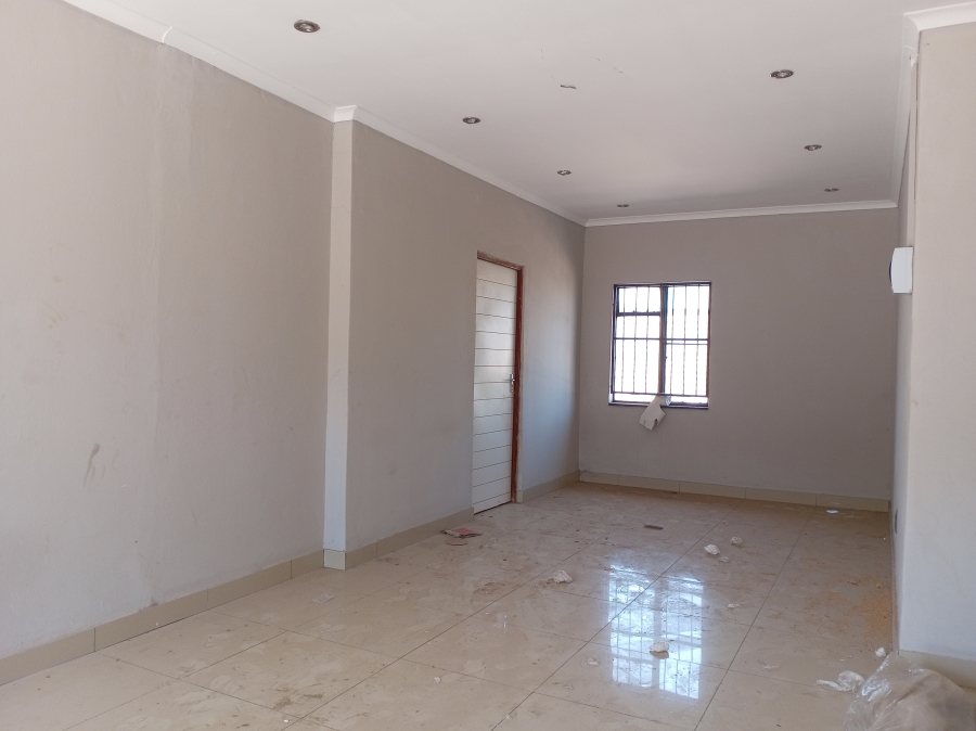 To Let commercial Property for Rent in Monavoni Gauteng