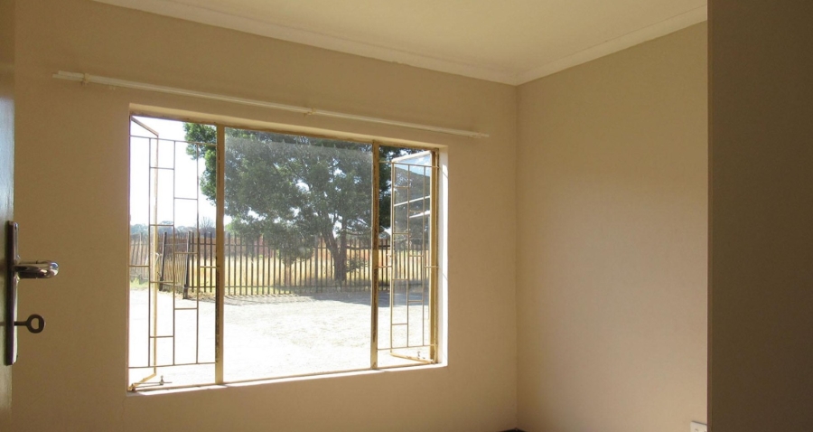 2 Bedroom Property for Sale in Greenhills Gauteng
