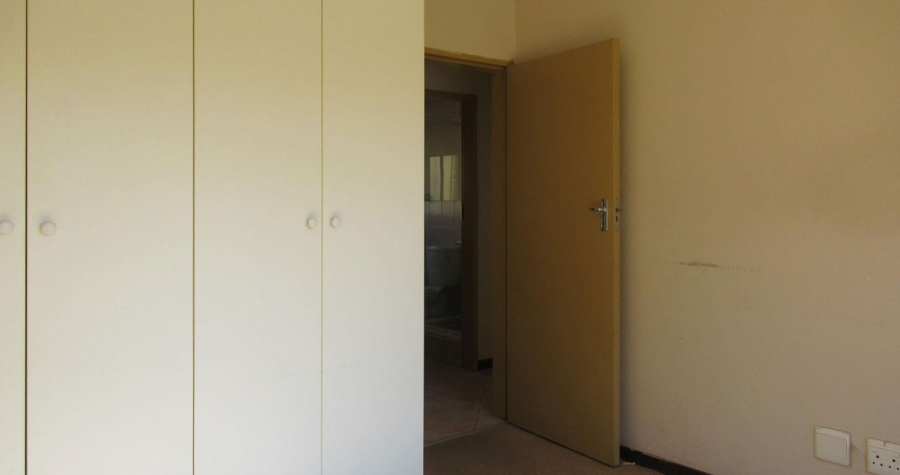 2 Bedroom Property for Sale in Greenhills Gauteng