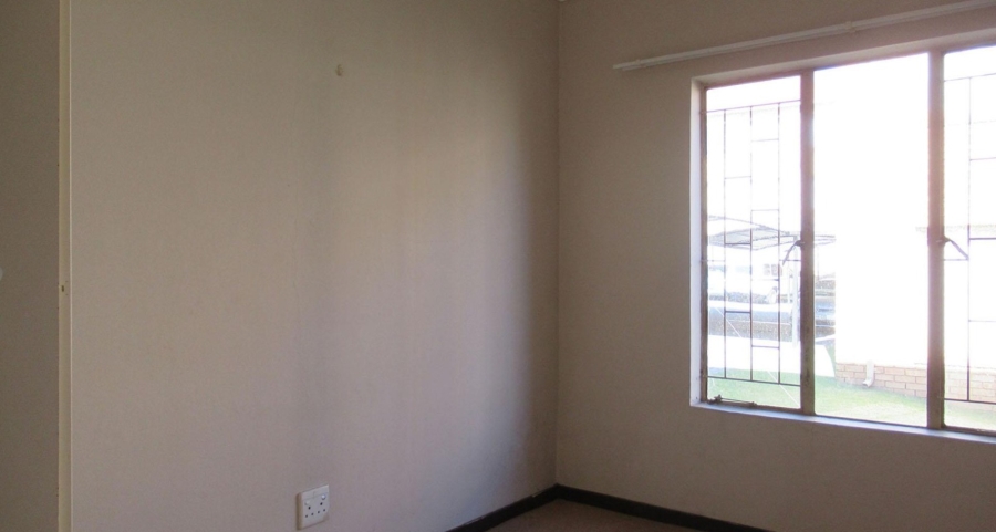 2 Bedroom Property for Sale in Greenhills Gauteng