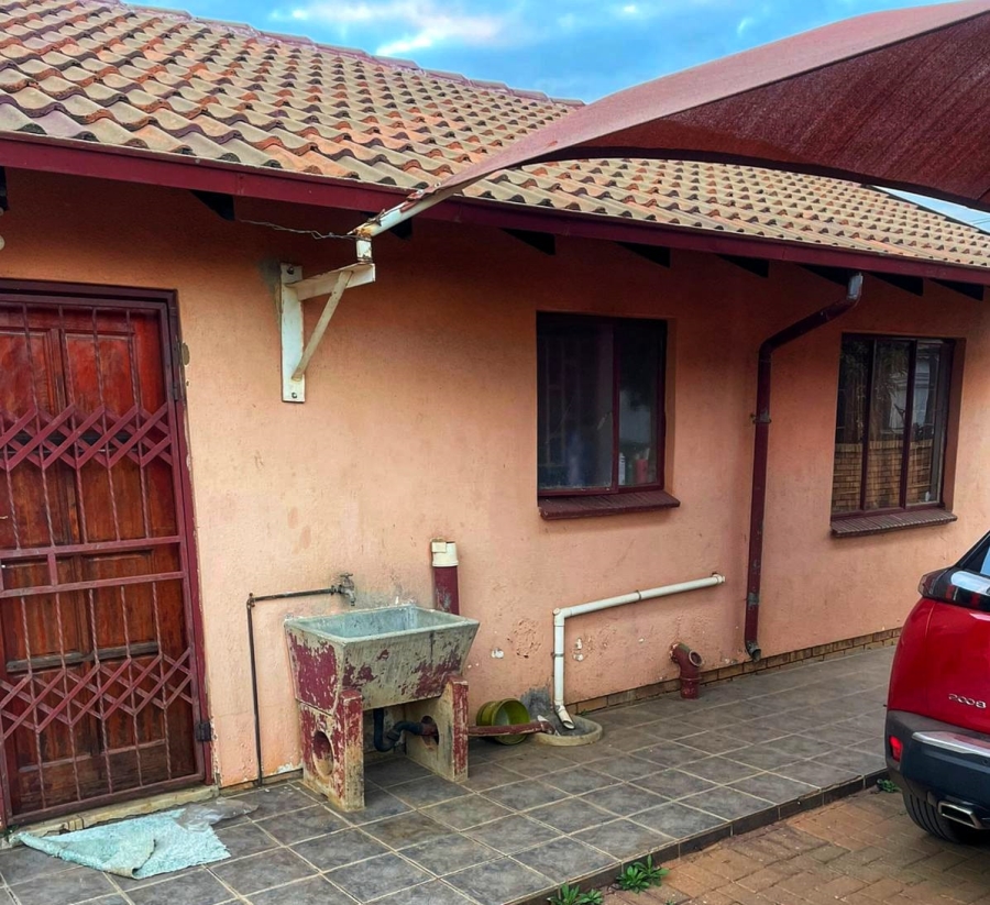 2 Bedroom Property for Sale in Soshanguve XX Gauteng