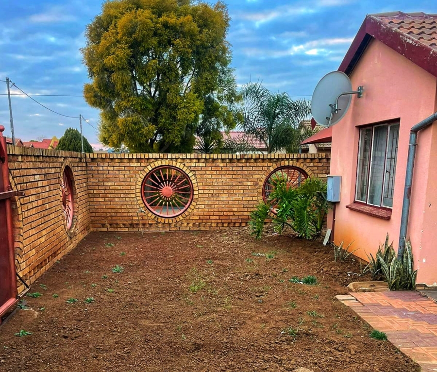 2 Bedroom Property for Sale in Soshanguve XX Gauteng