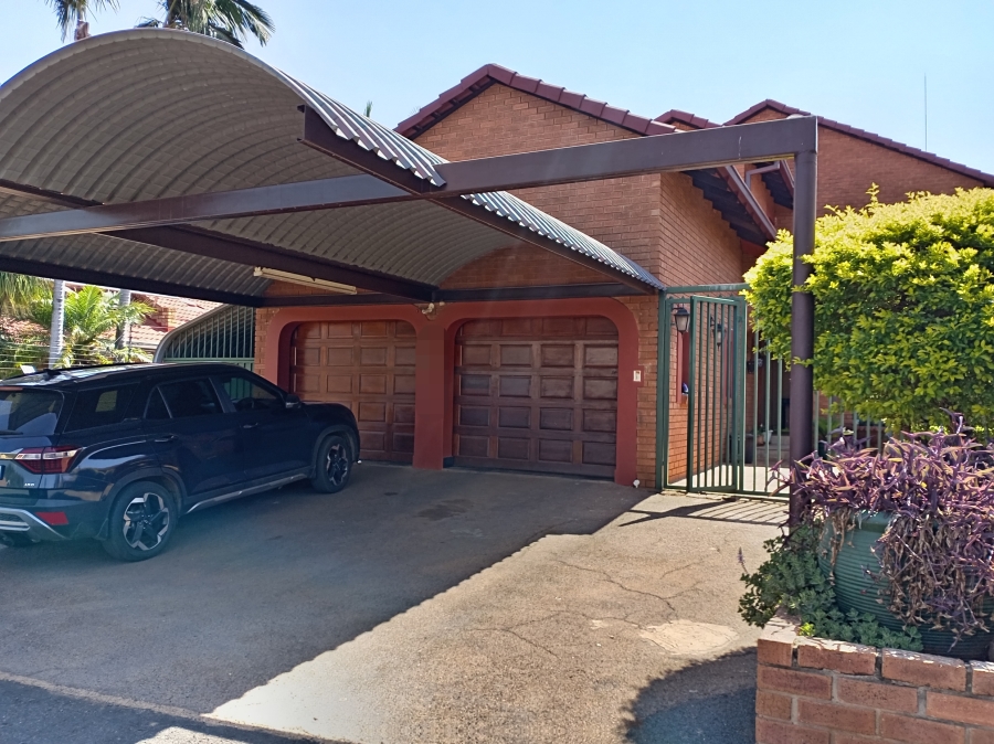 3 Bedroom Property for Sale in Mountain View Gauteng