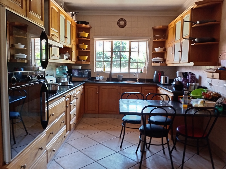 3 Bedroom Property for Sale in Mountain View Gauteng