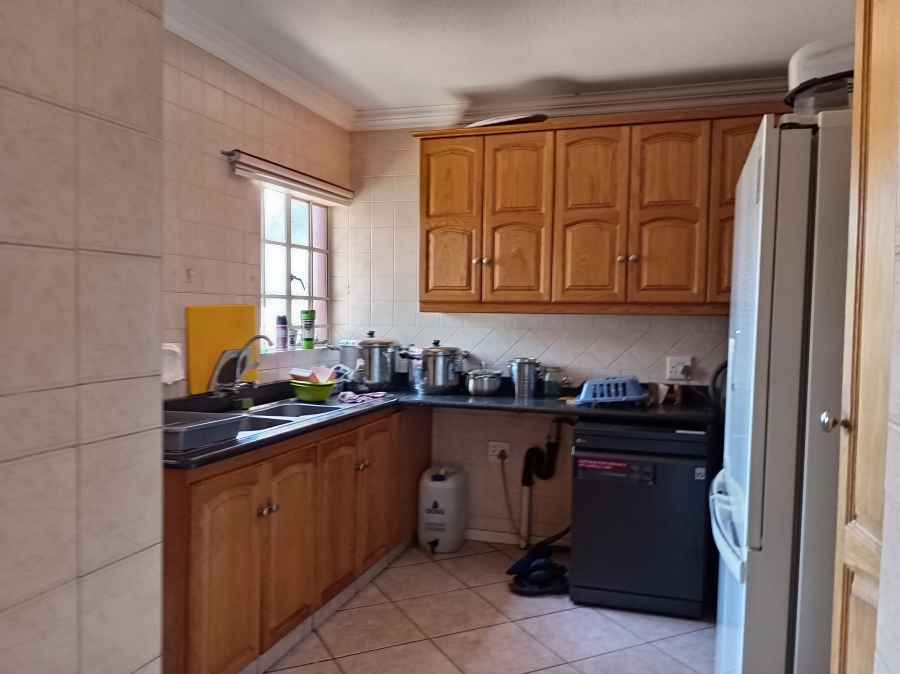 3 Bedroom Property for Sale in Mountain View Gauteng
