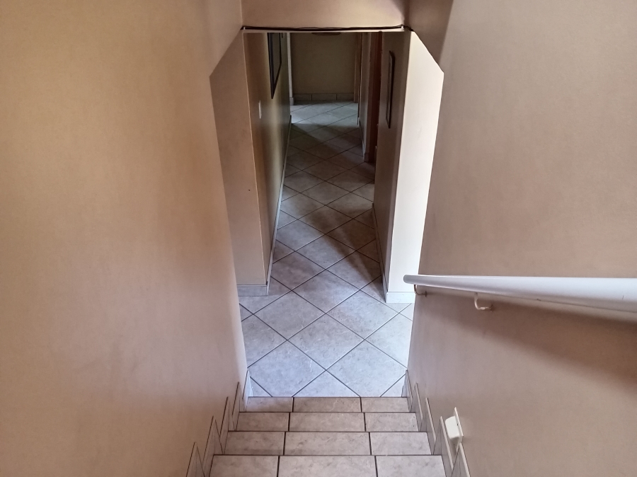 3 Bedroom Property for Sale in Mountain View Gauteng