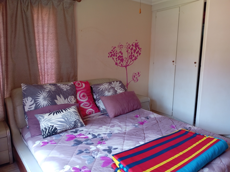 3 Bedroom Property for Sale in Mountain View Gauteng