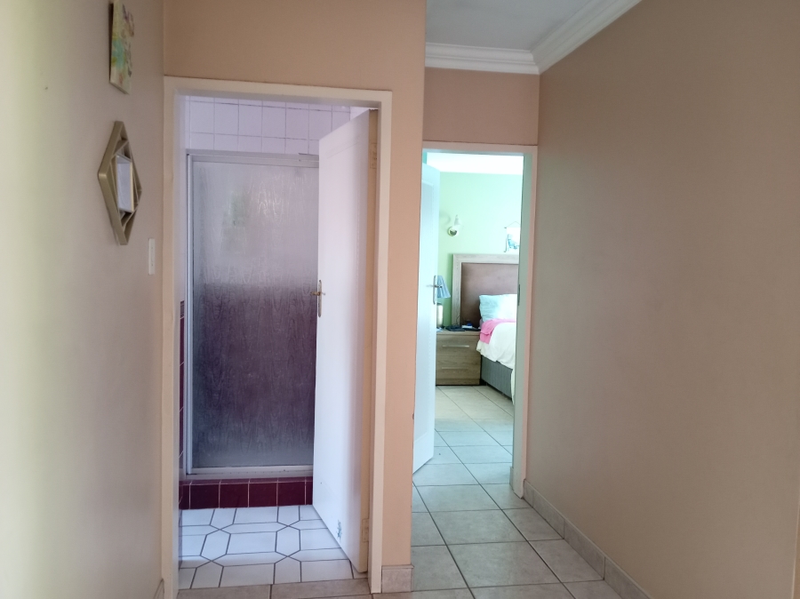 3 Bedroom Property for Sale in Mountain View Gauteng