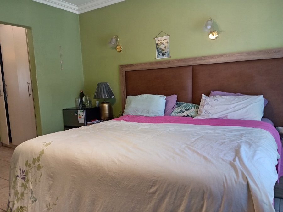 3 Bedroom Property for Sale in Mountain View Gauteng