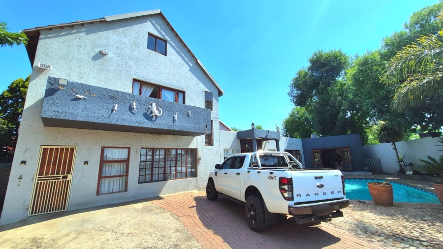 3 Bedroom Property for Sale in Crystal Park Gauteng