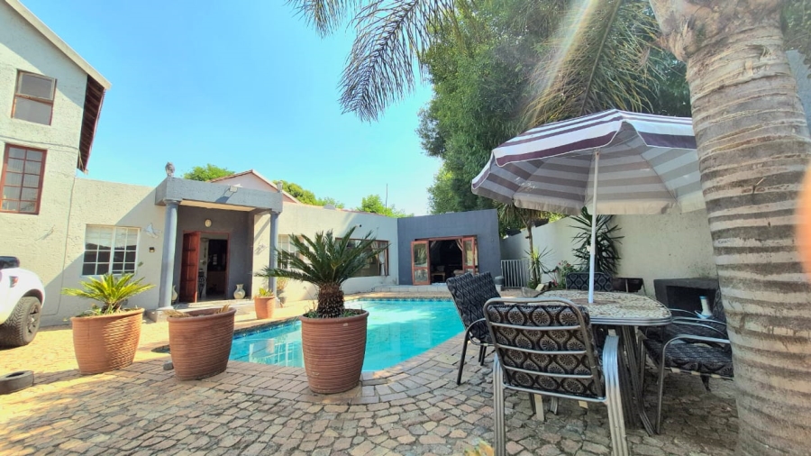 3 Bedroom Property for Sale in Crystal Park Gauteng