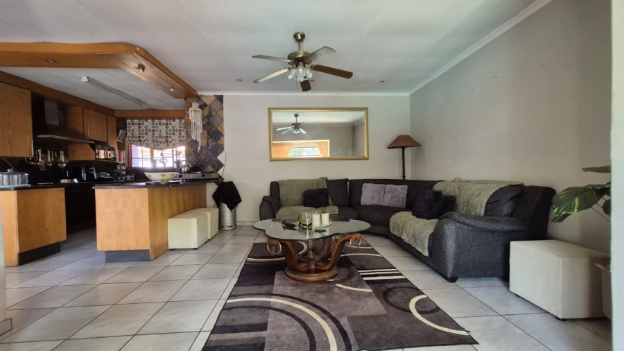 3 Bedroom Property for Sale in Crystal Park Gauteng