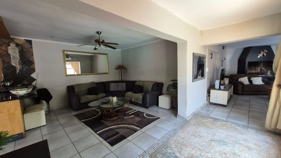 3 Bedroom Property for Sale in Crystal Park Gauteng