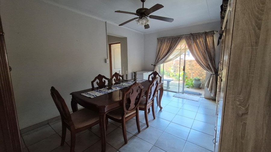 3 Bedroom Property for Sale in Crystal Park Gauteng