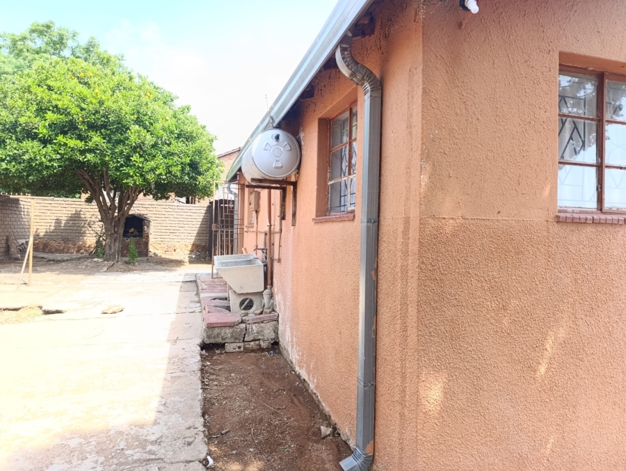 2 Bedroom Property for Sale in Soshanguve G Gauteng