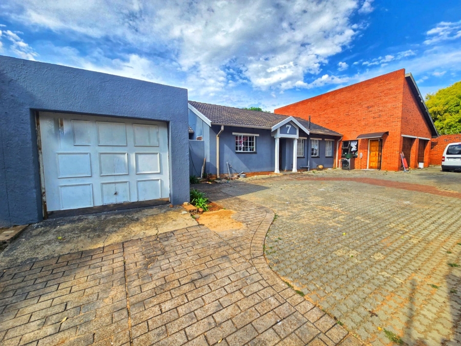 3 Bedroom Property for Sale in Noordwyk Gauteng