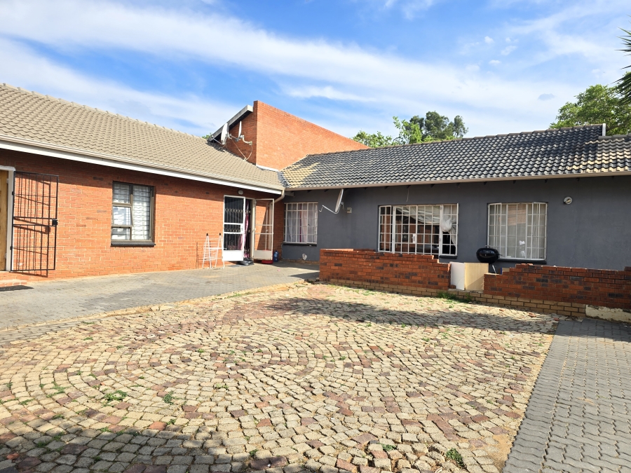 3 Bedroom Property for Sale in Noordwyk Gauteng