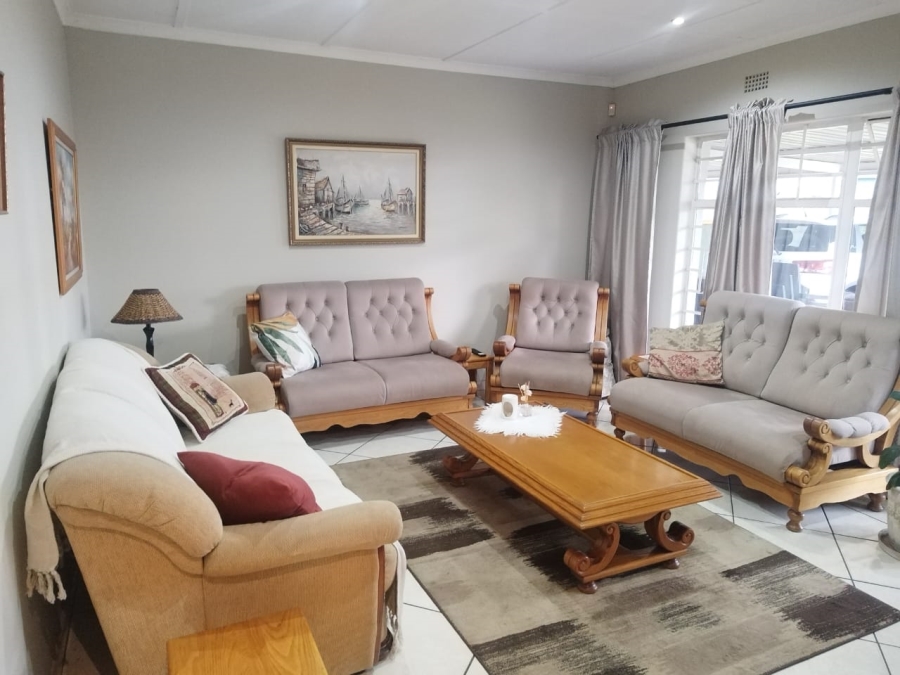 3 Bedroom Property for Sale in Bonaero Park Gauteng