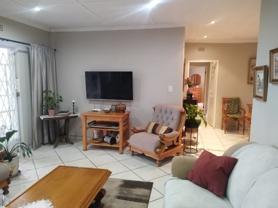 3 Bedroom Property for Sale in Bonaero Park Gauteng