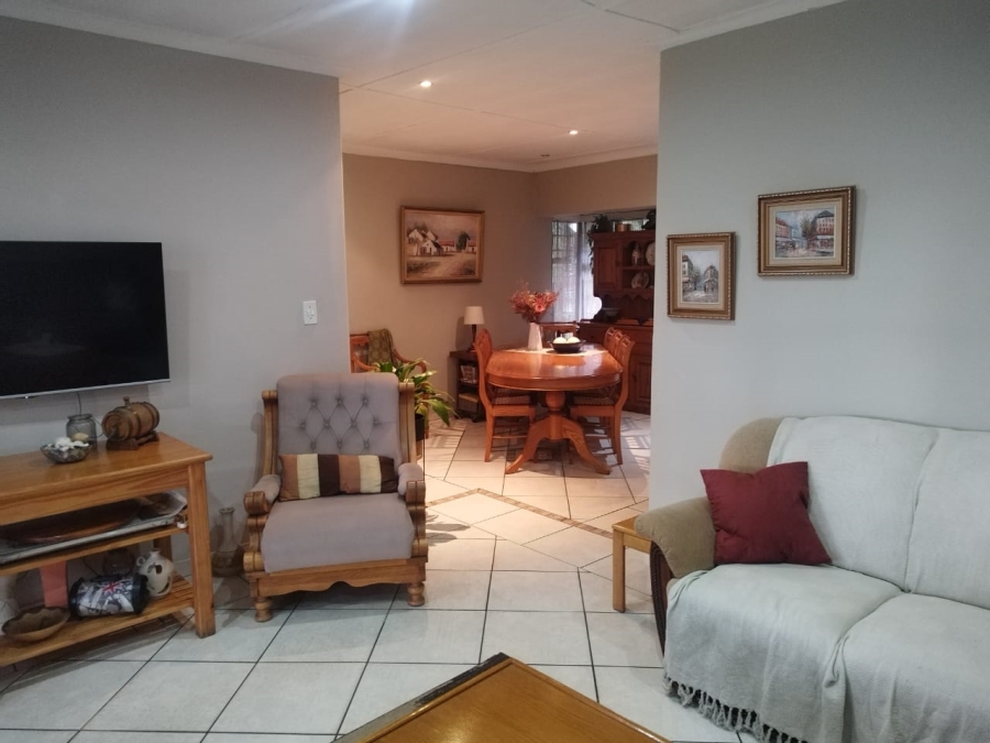 3 Bedroom Property for Sale in Bonaero Park Gauteng