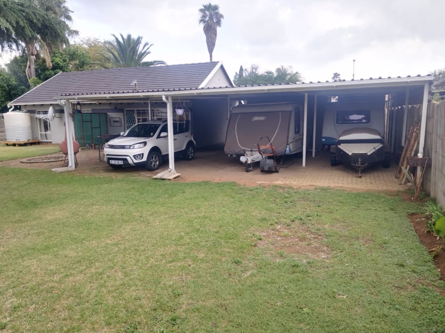 3 Bedroom Property for Sale in Bonaero Park Gauteng