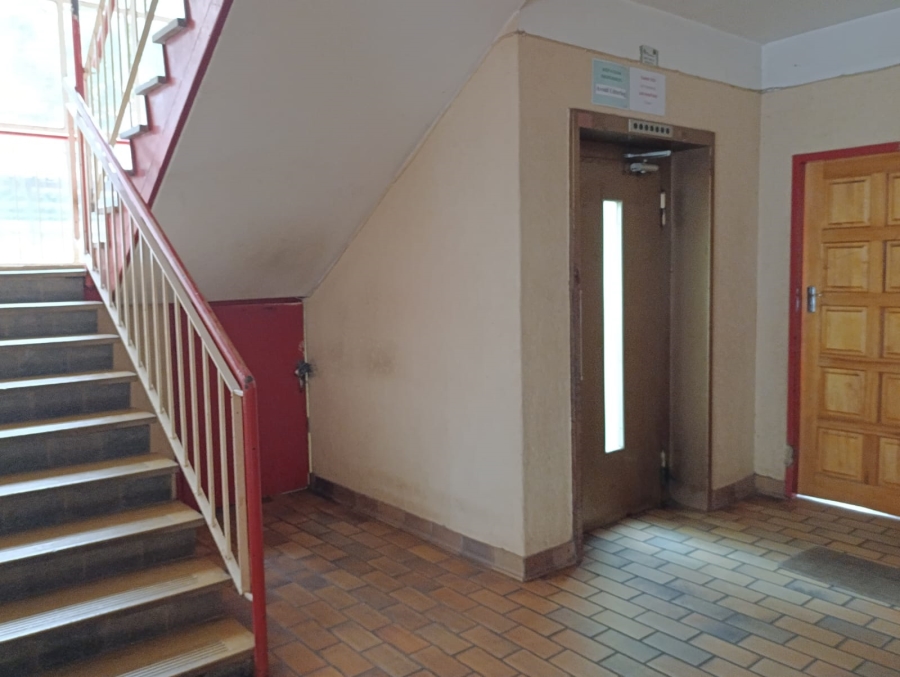 1 Bedroom Property for Sale in Baileys Muckleneuk Gauteng