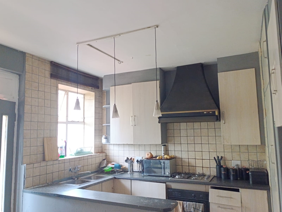 1 Bedroom Property for Sale in Baileys Muckleneuk Gauteng