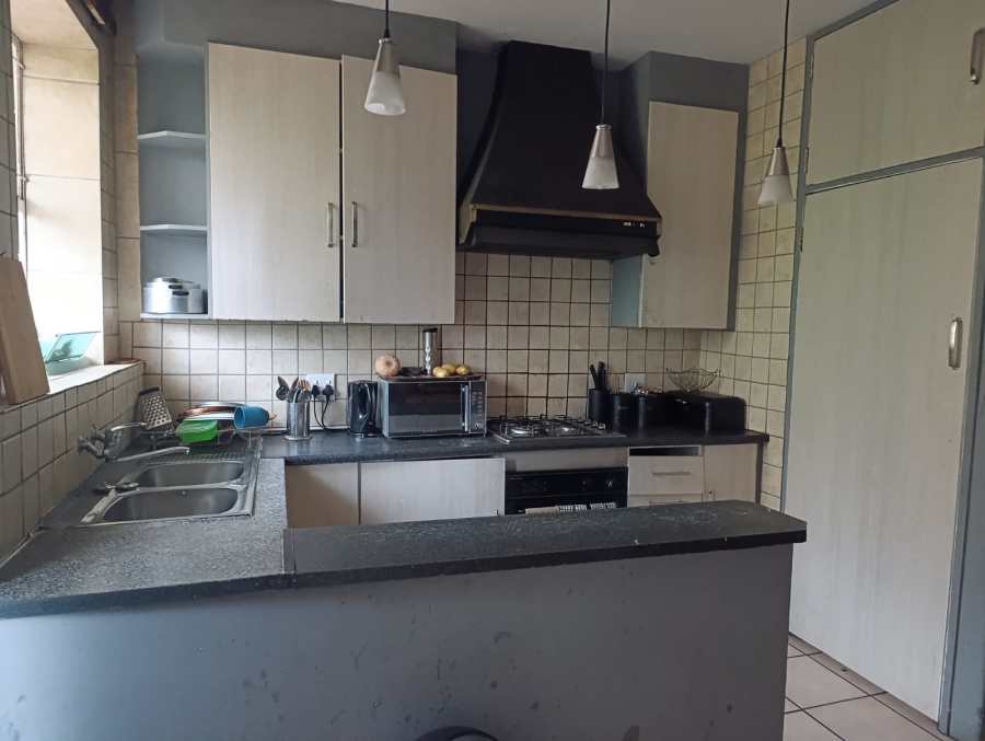 1 Bedroom Property for Sale in Baileys Muckleneuk Gauteng