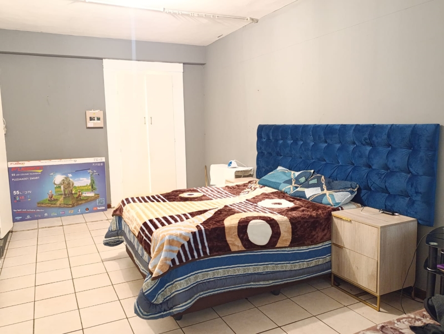 1 Bedroom Property for Sale in Baileys Muckleneuk Gauteng