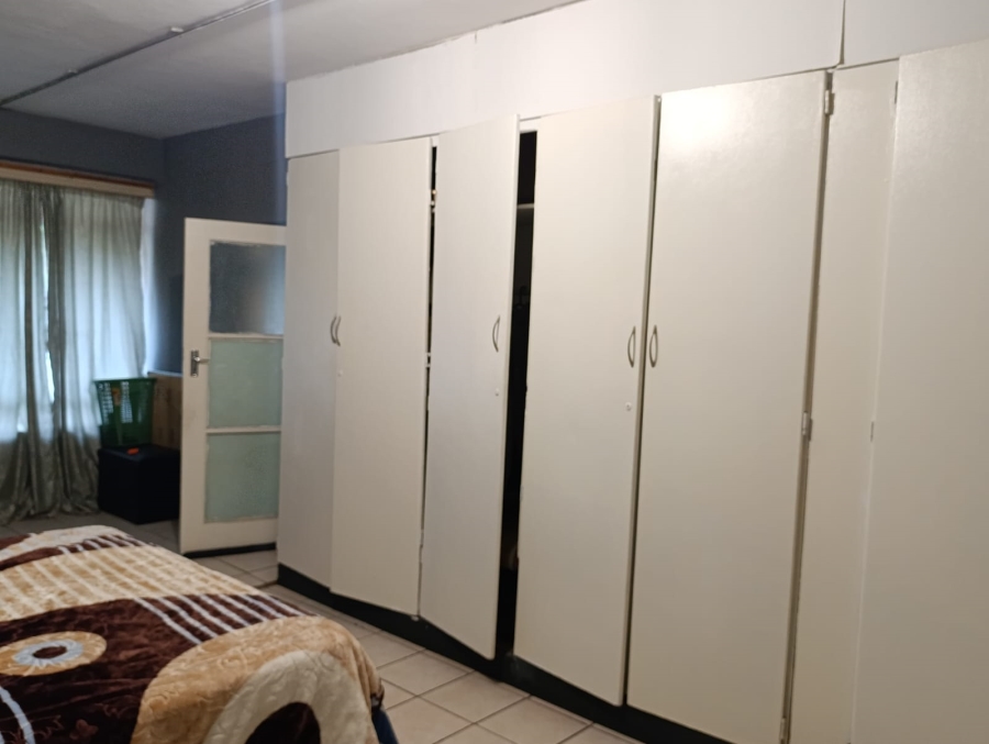 1 Bedroom Property for Sale in Baileys Muckleneuk Gauteng