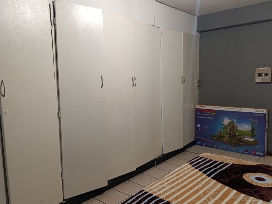 1 Bedroom Property for Sale in Baileys Muckleneuk Gauteng