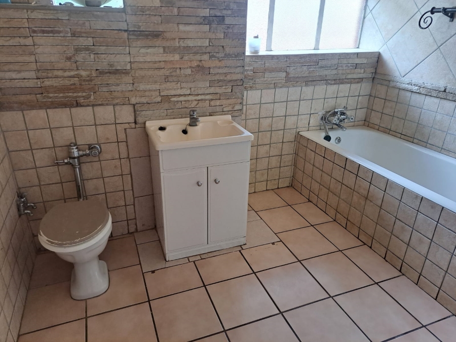 1 Bedroom Property for Sale in Baileys Muckleneuk Gauteng