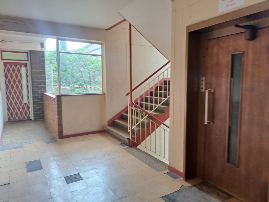 1 Bedroom Property for Sale in Baileys Muckleneuk Gauteng