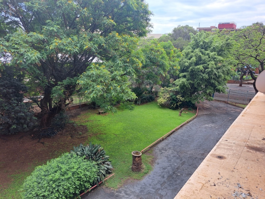 1 Bedroom Property for Sale in Baileys Muckleneuk Gauteng