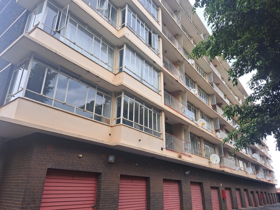 1 Bedroom Property for Sale in Baileys Muckleneuk Gauteng